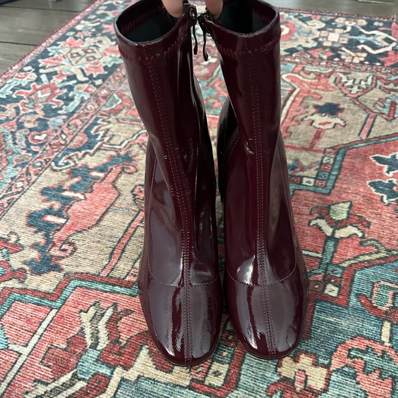 Burgundy pleather wide heeled zip up boot - Picture 2 of 3